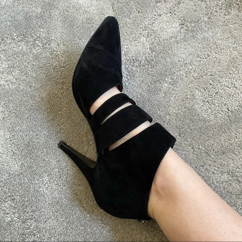 Sigerson Morrison Womens Black Suede Cut Out Strappy Pointed Toe Pumps Size 7.5